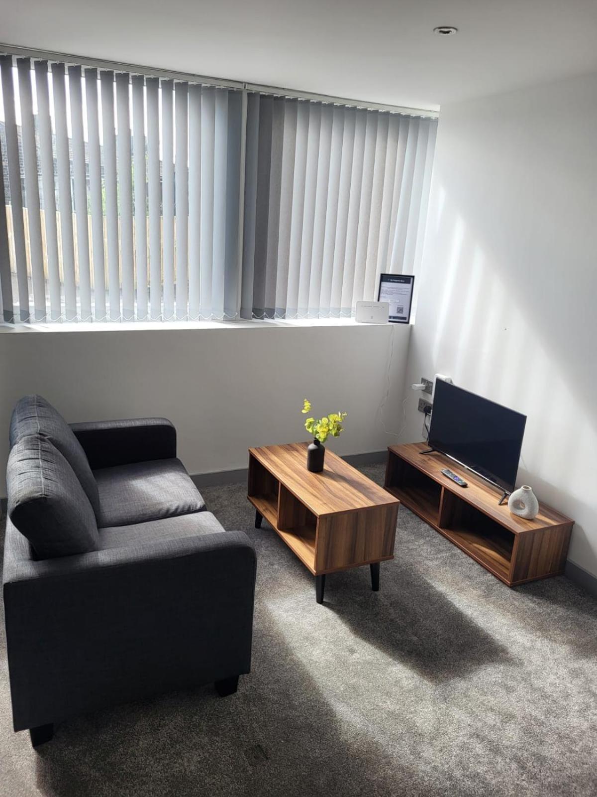 Modern 1 Bedroom Yeadon Apartment Exterior photo